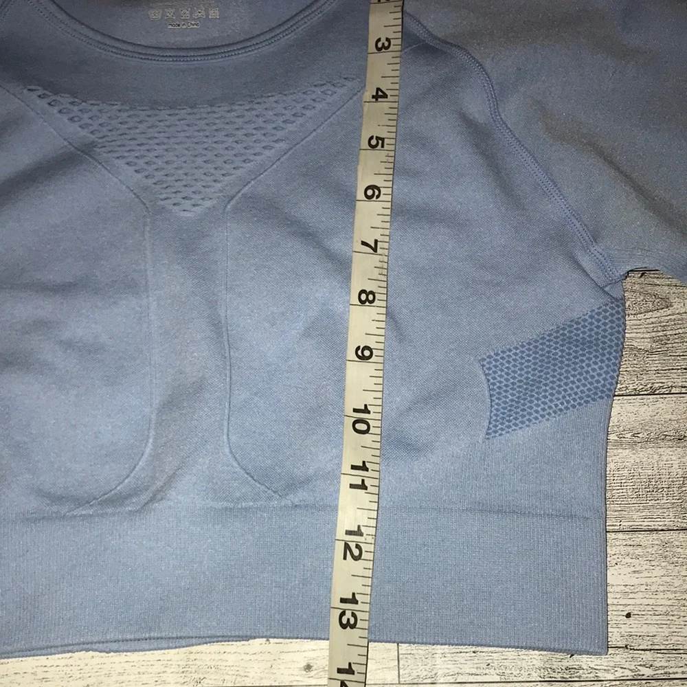 Gymshark Blue Fitted Long Sleeve Cropped Athletic Top Size Medium